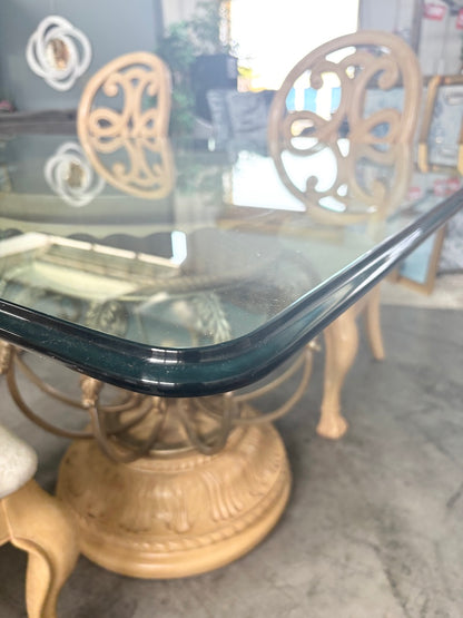 Table & Chairs