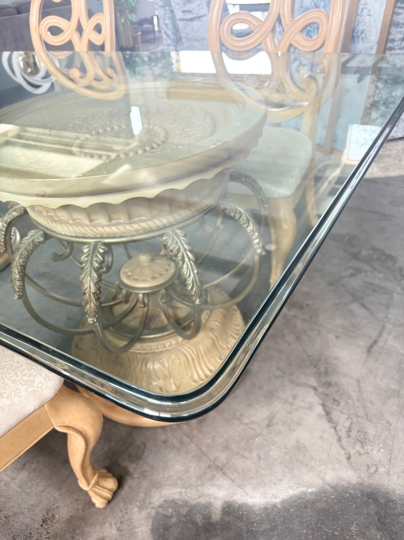 Table & Chairs