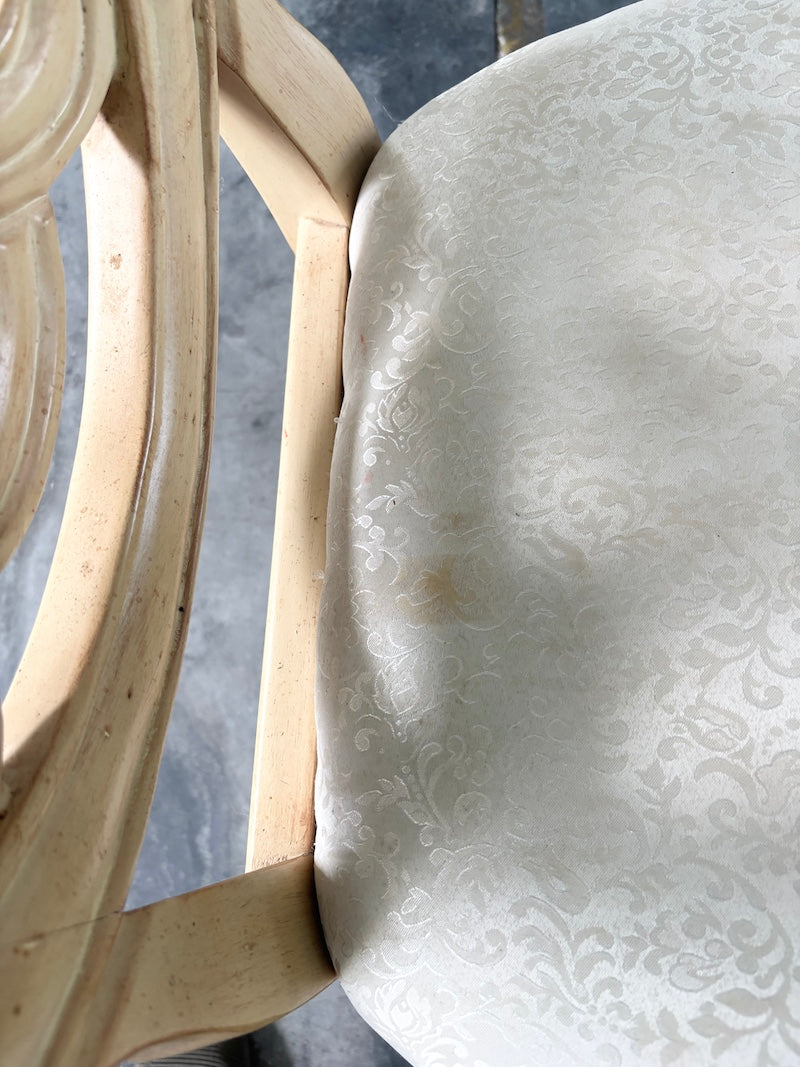 Table & Chairs