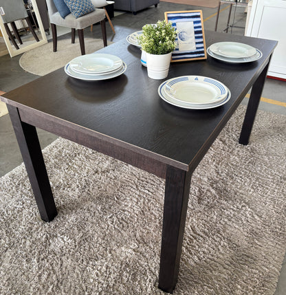 Mesa e Cadeiras