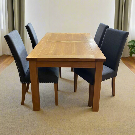 Table & Chairs
