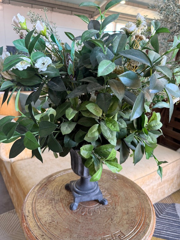 Vase & Flowers