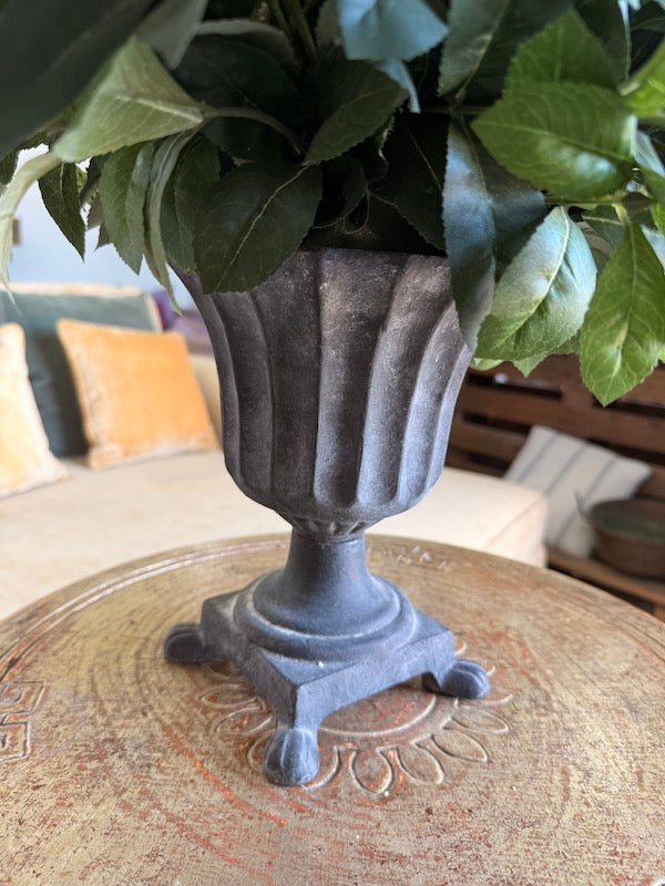 Vase & Flowers