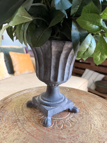Vase & Flowers
