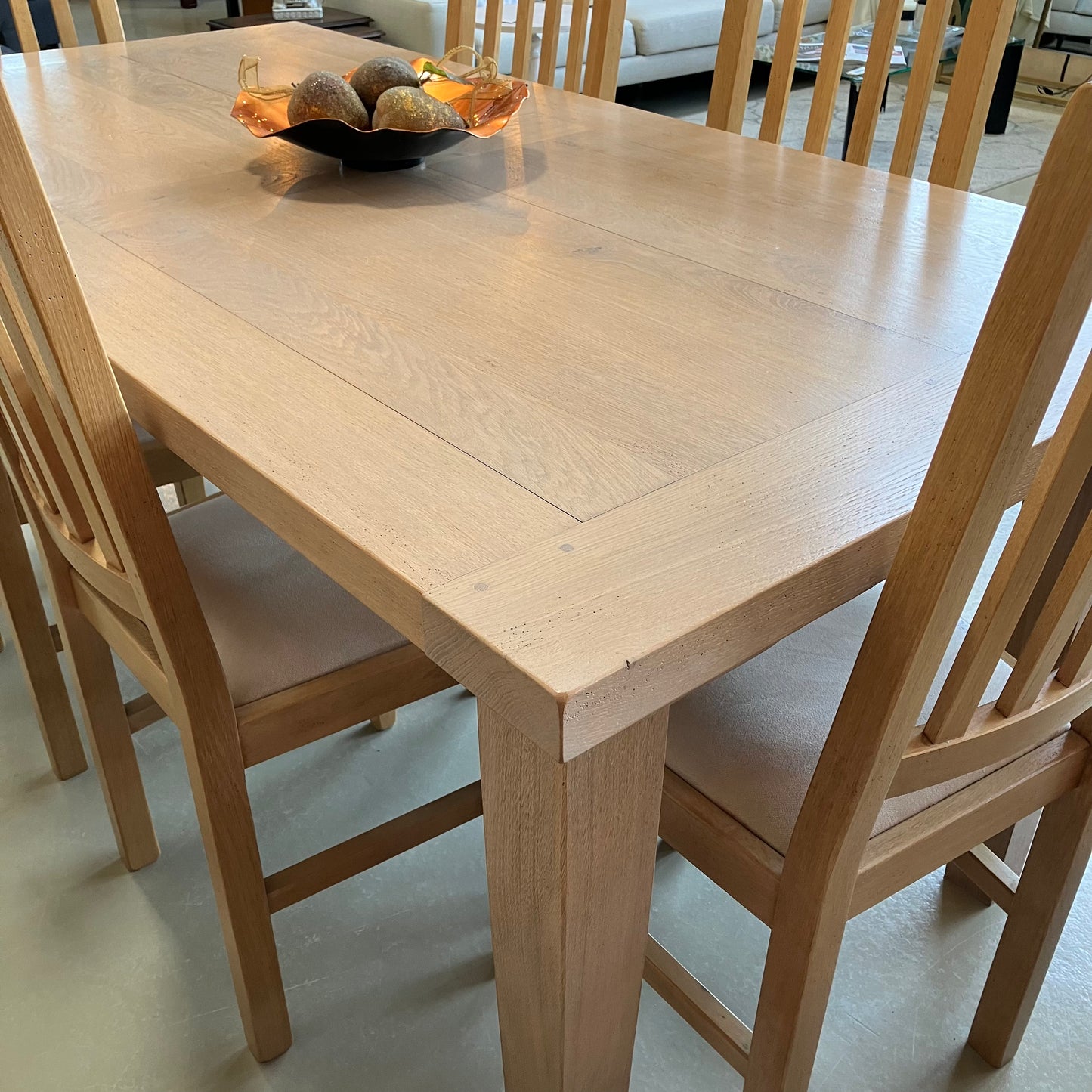 Table & Chairs