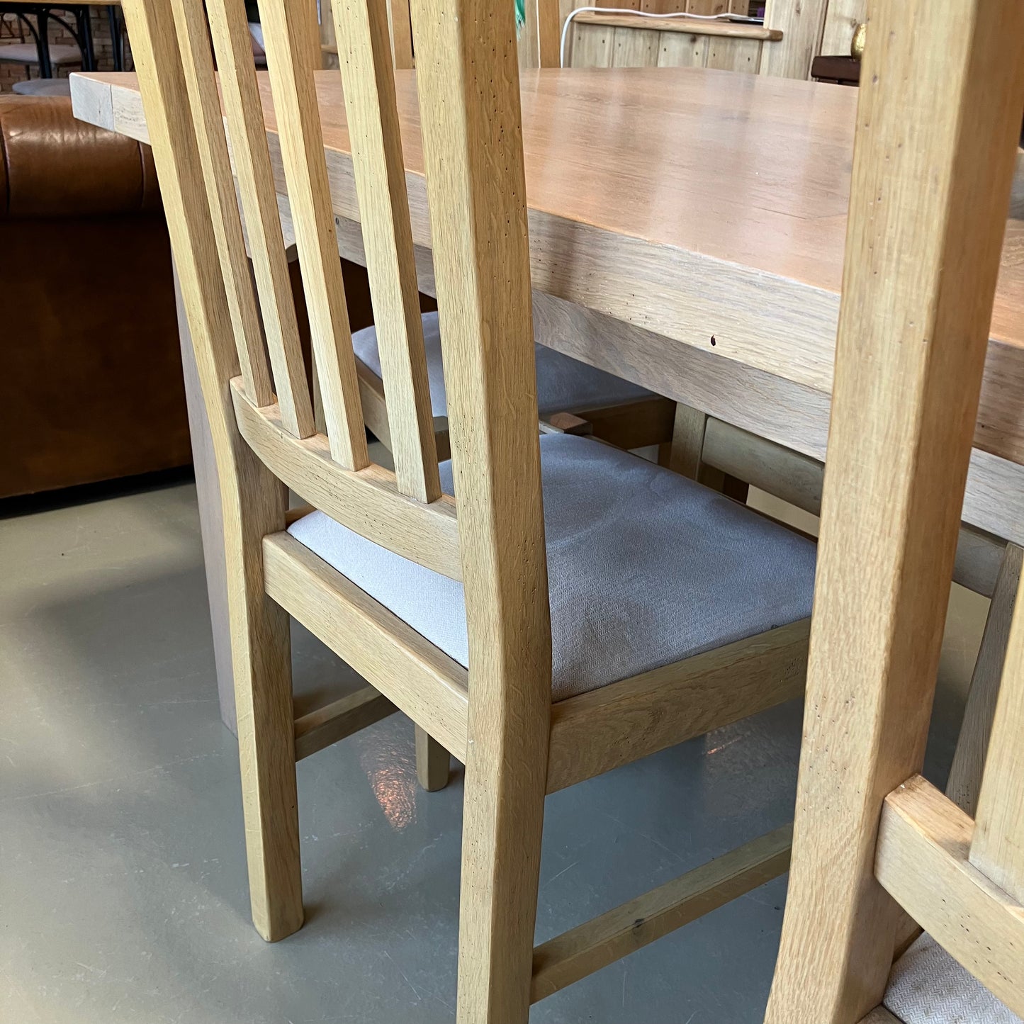 Table & Chairs