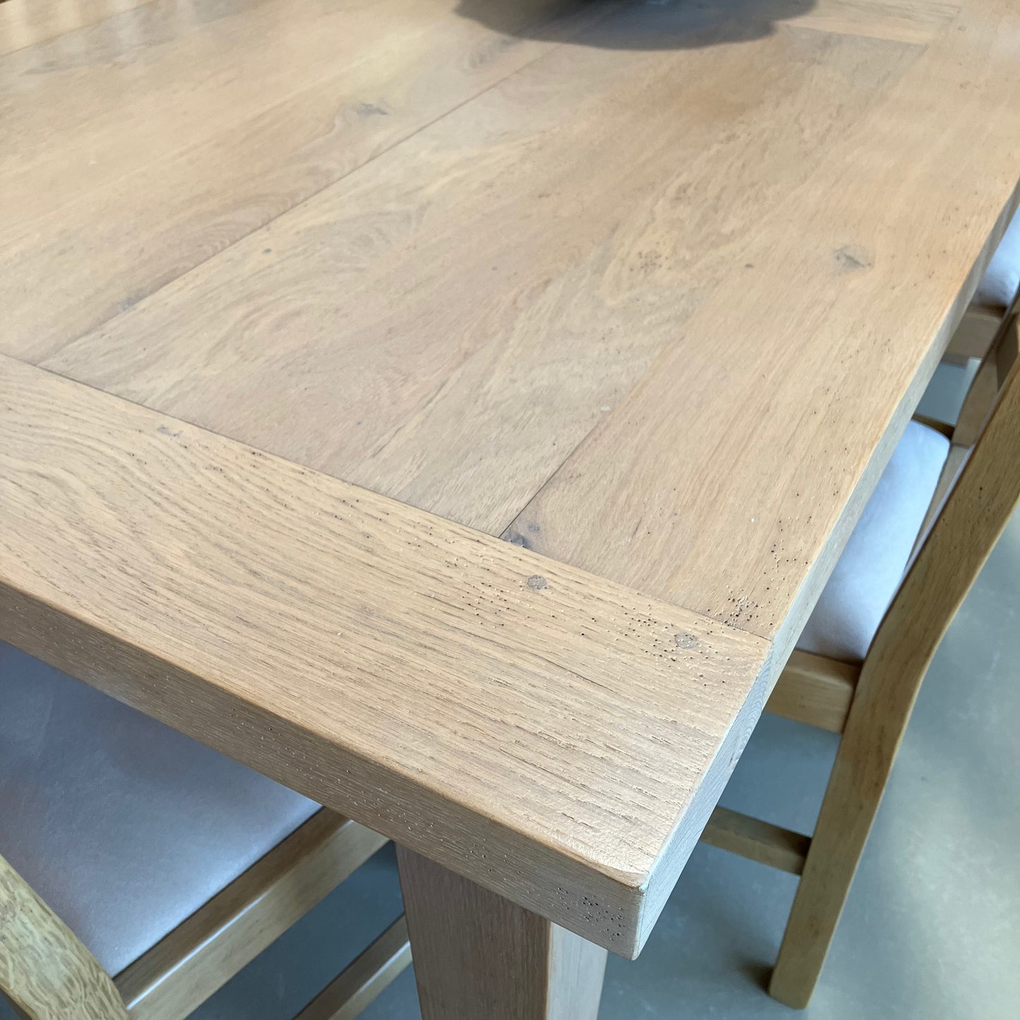 Table & Chairs