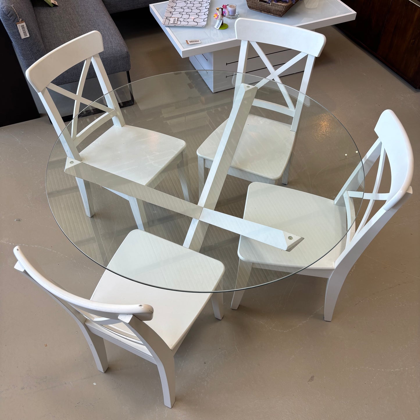Table & Chairs