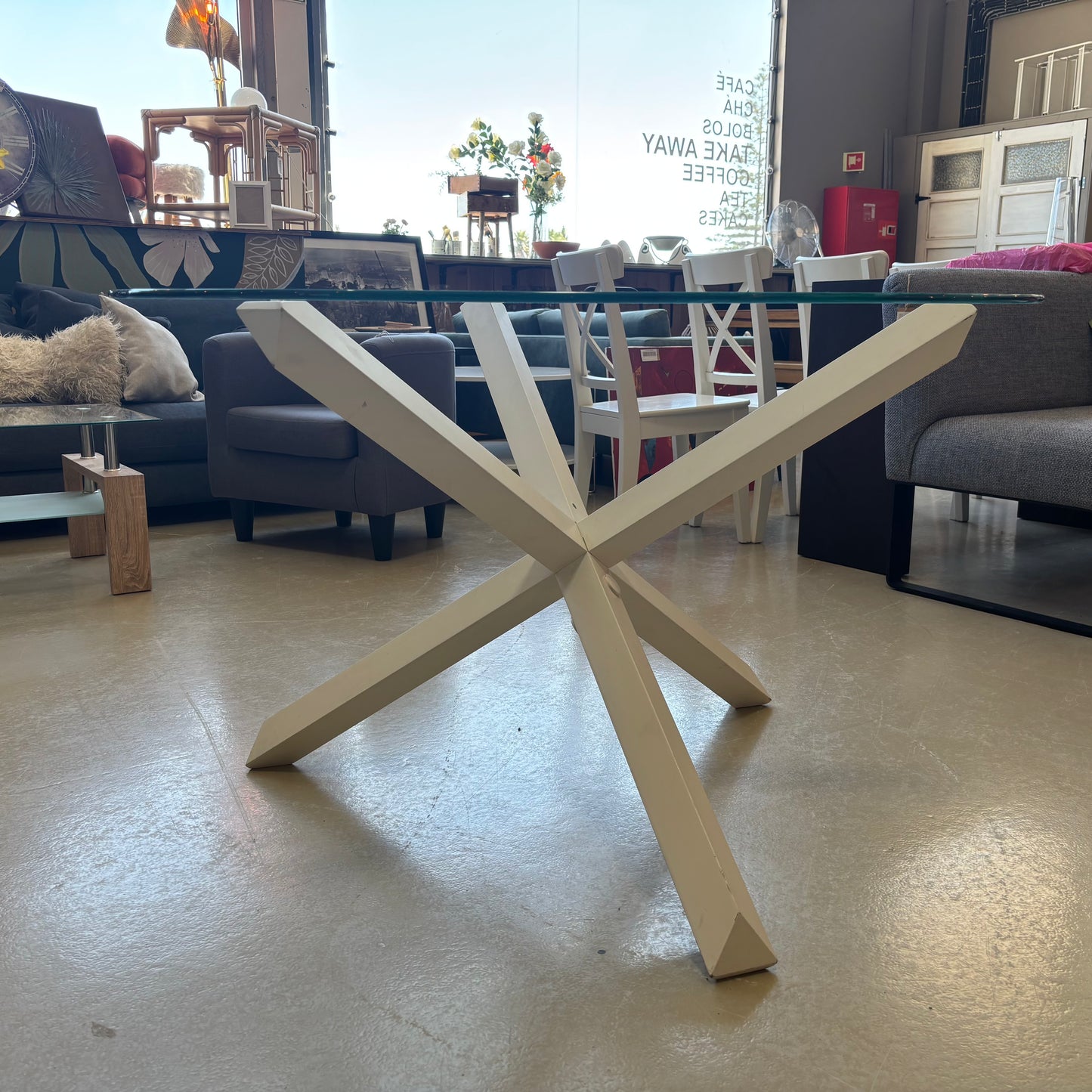 Table & Chairs