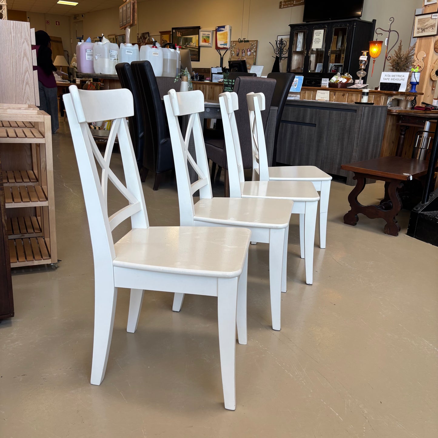 Table & Chairs