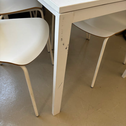 Table & Chairs