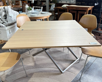 Conjunto de mesa de jantar.