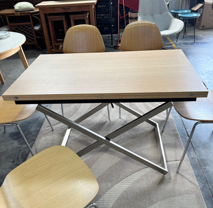 Conjunto de mesa de jantar.