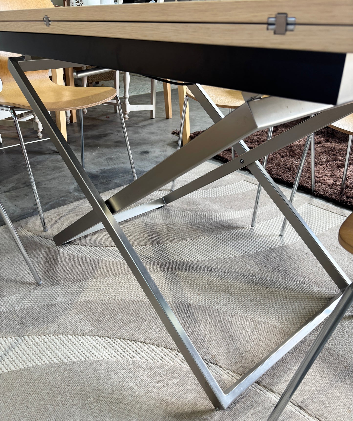 Conjunto de mesa de jantar.