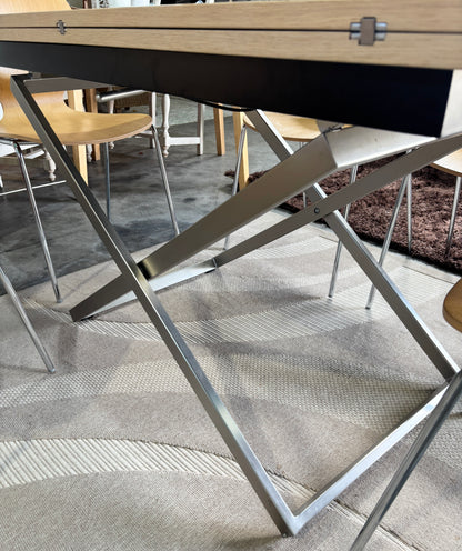 Conjunto de mesa de jantar.