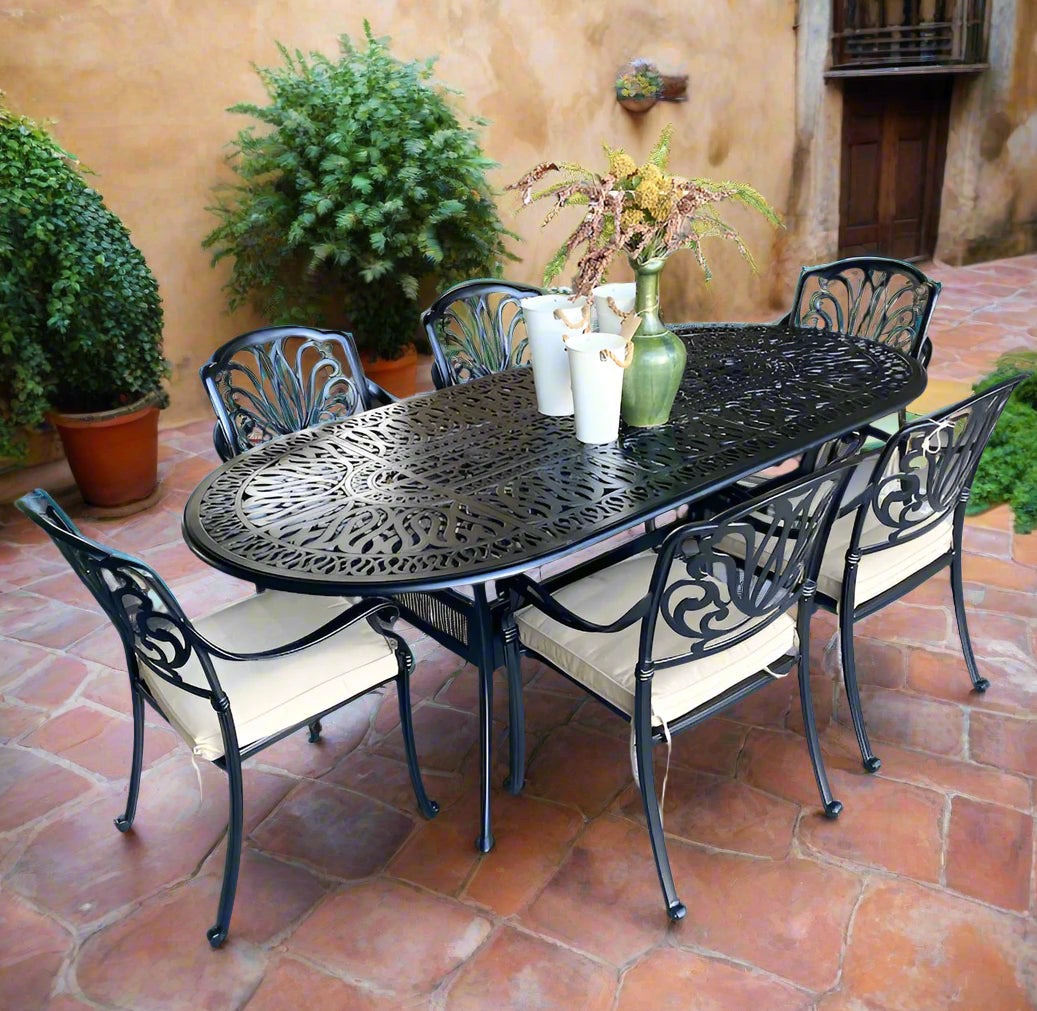 Table & Chairs