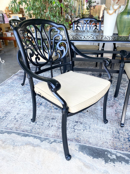 Table & Chairs