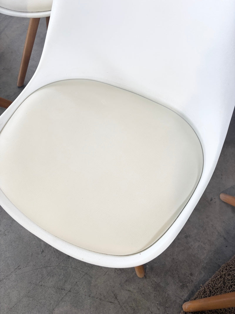 8 Chairs
