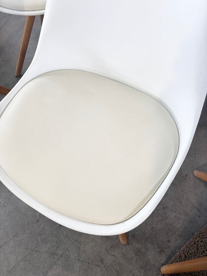 8 Chairs