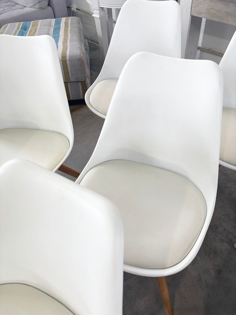 8 Chairs