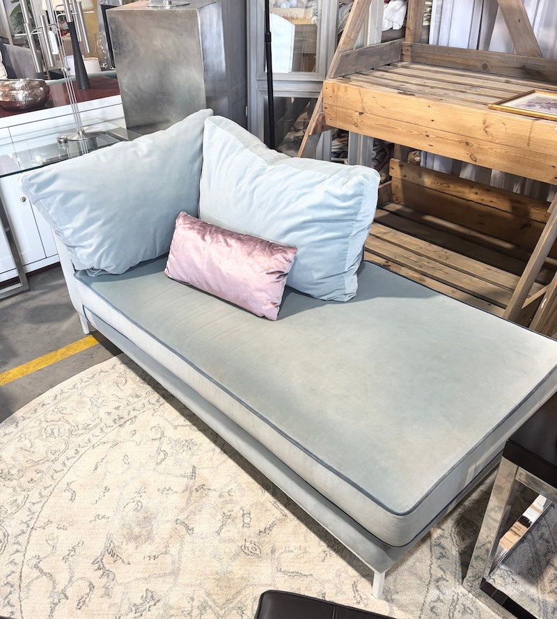 Chaise Lounge