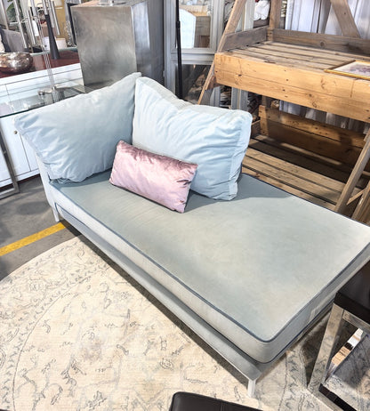 Chaise Lounge