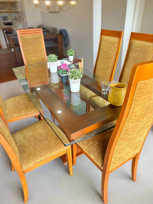 Table & Chairs