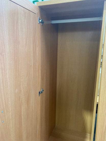 Roupeiro de porta única 