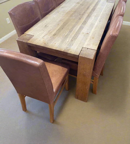 Mesa de jantar co 8 cadeiras