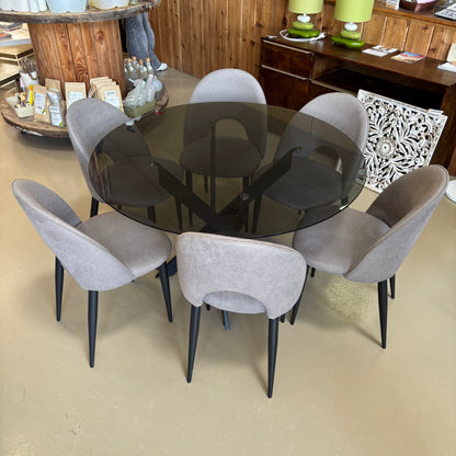 Mesa e cadeiras