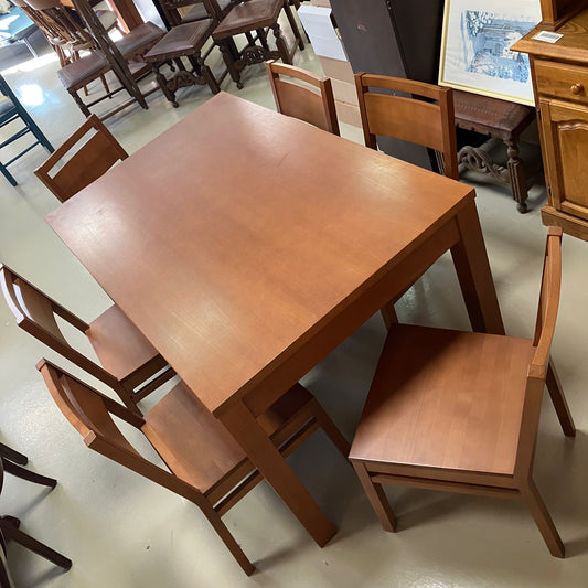 Table & Chairs