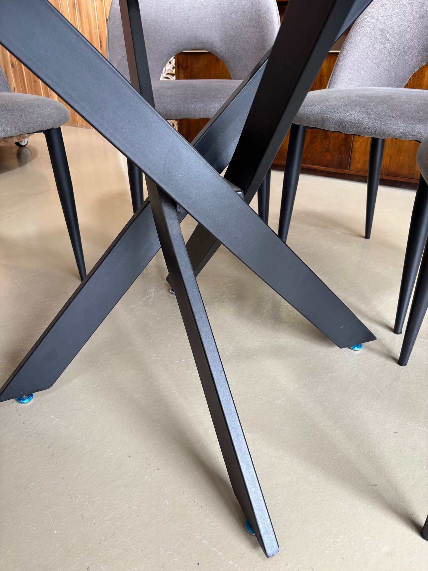 Mesa e cadeiras