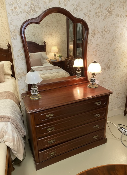 Chest of Drawers with Mirror