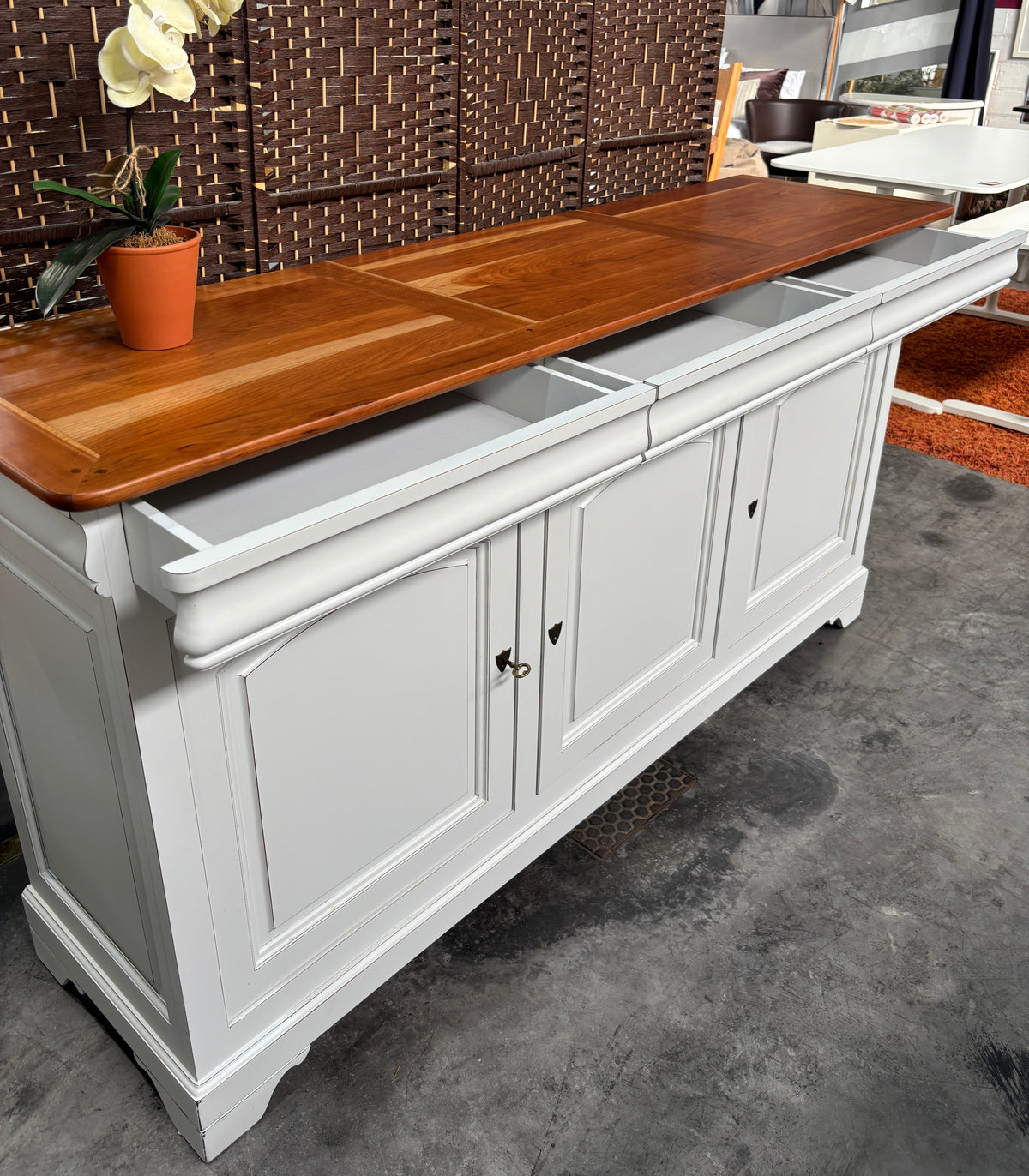 Sideboard