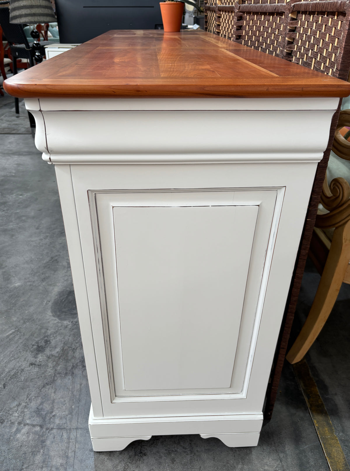 Sideboard