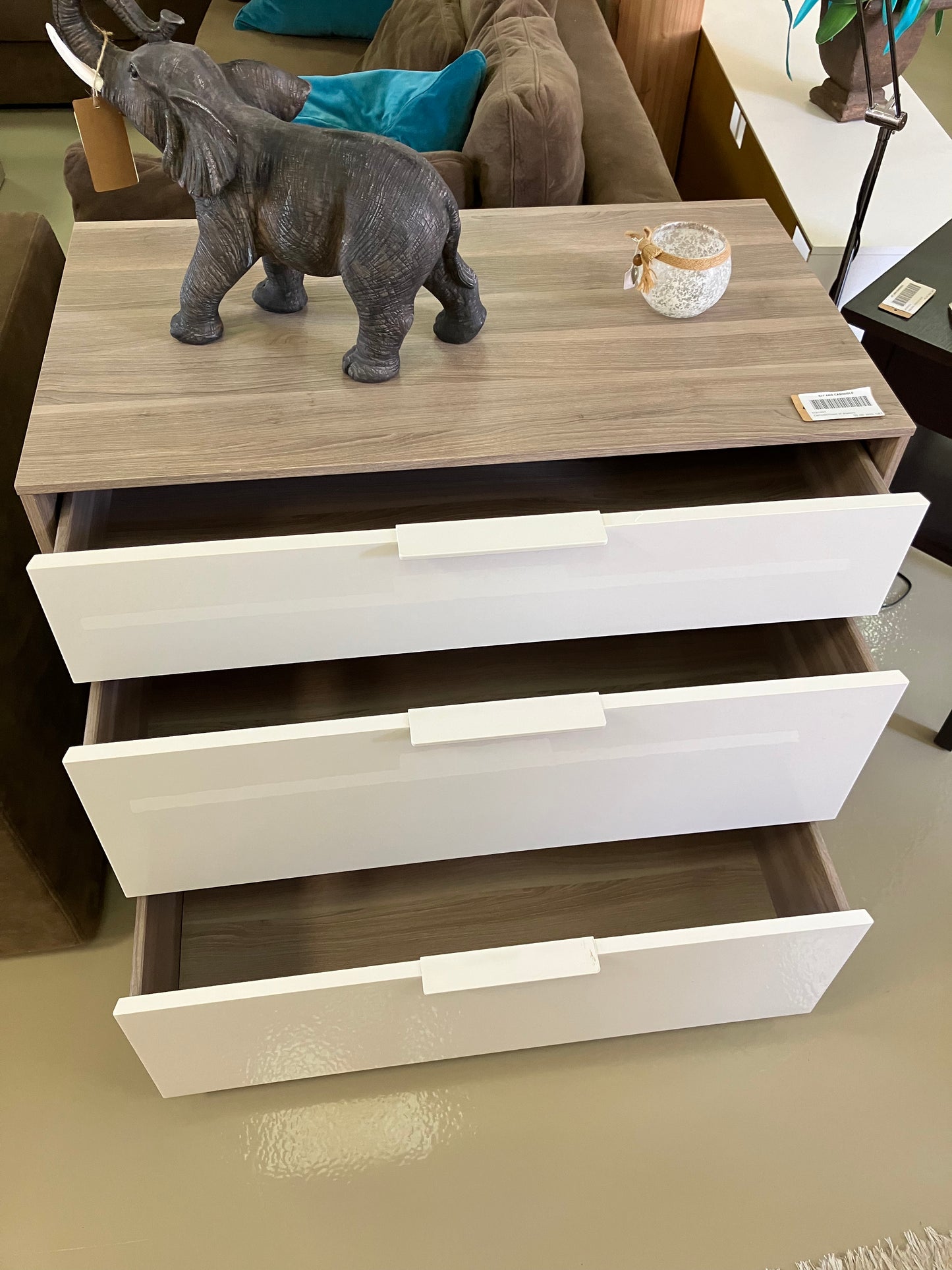 Chest or Drawers