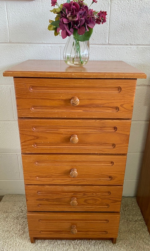 Chest of drawers