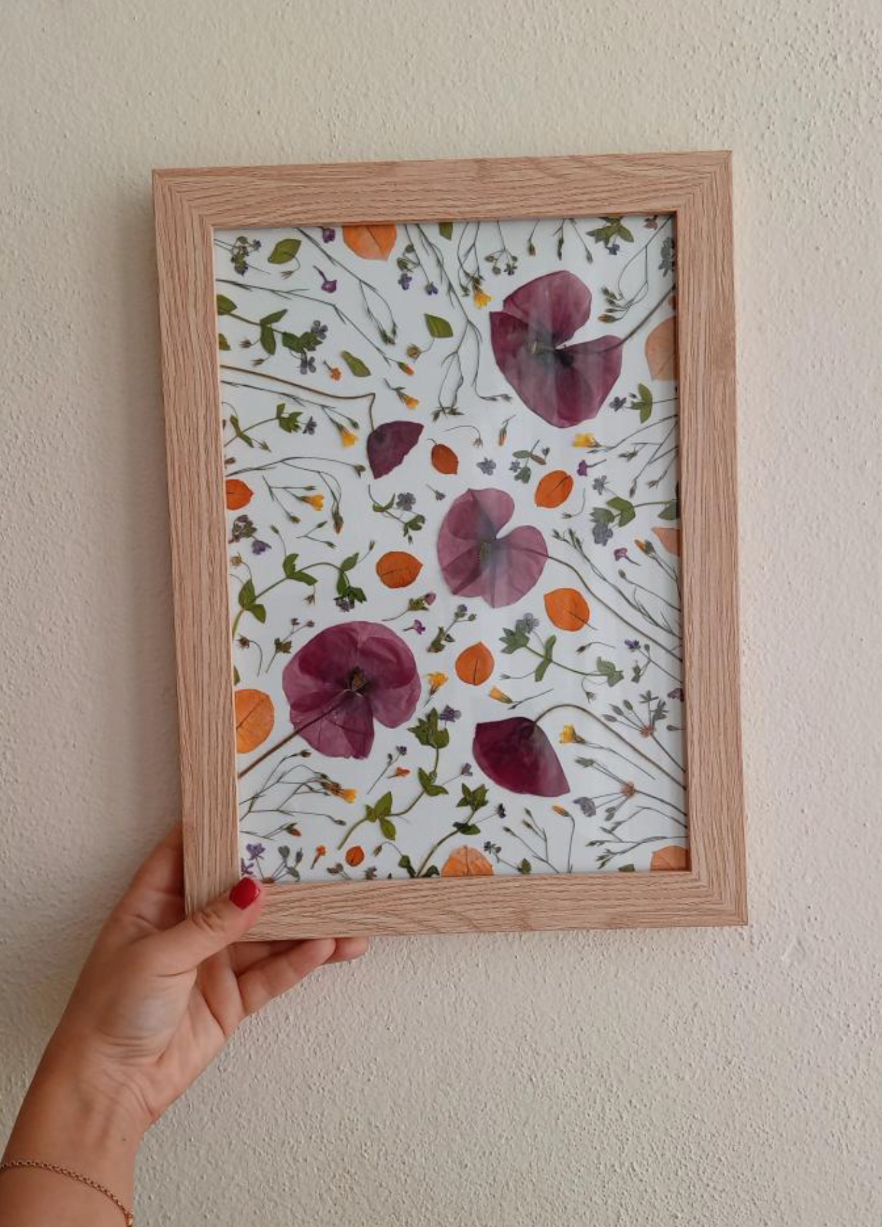 Pressing Flowers and Creating a Decorative Frame. 15th & 29th November. ALCANTARILHA