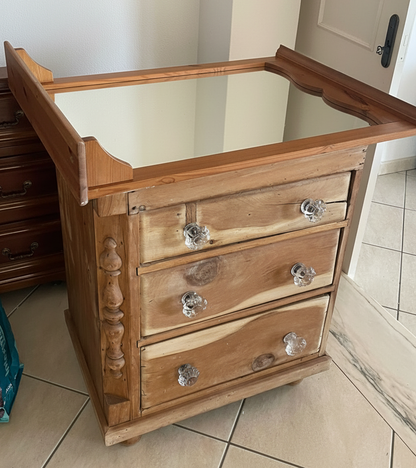 Chest of Drawers