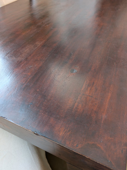 Table & Chairs