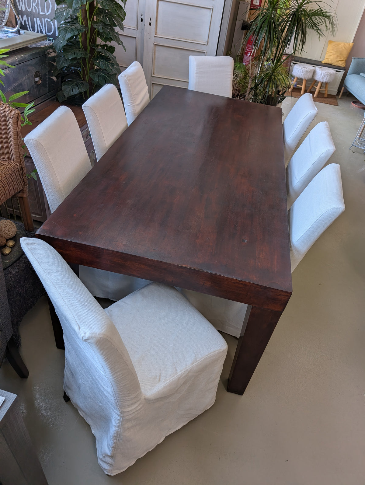 Table & Chairs