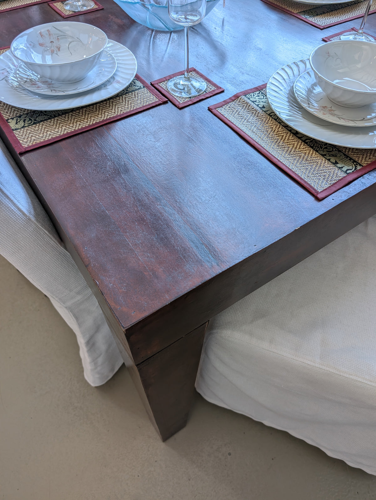 Table & Chairs