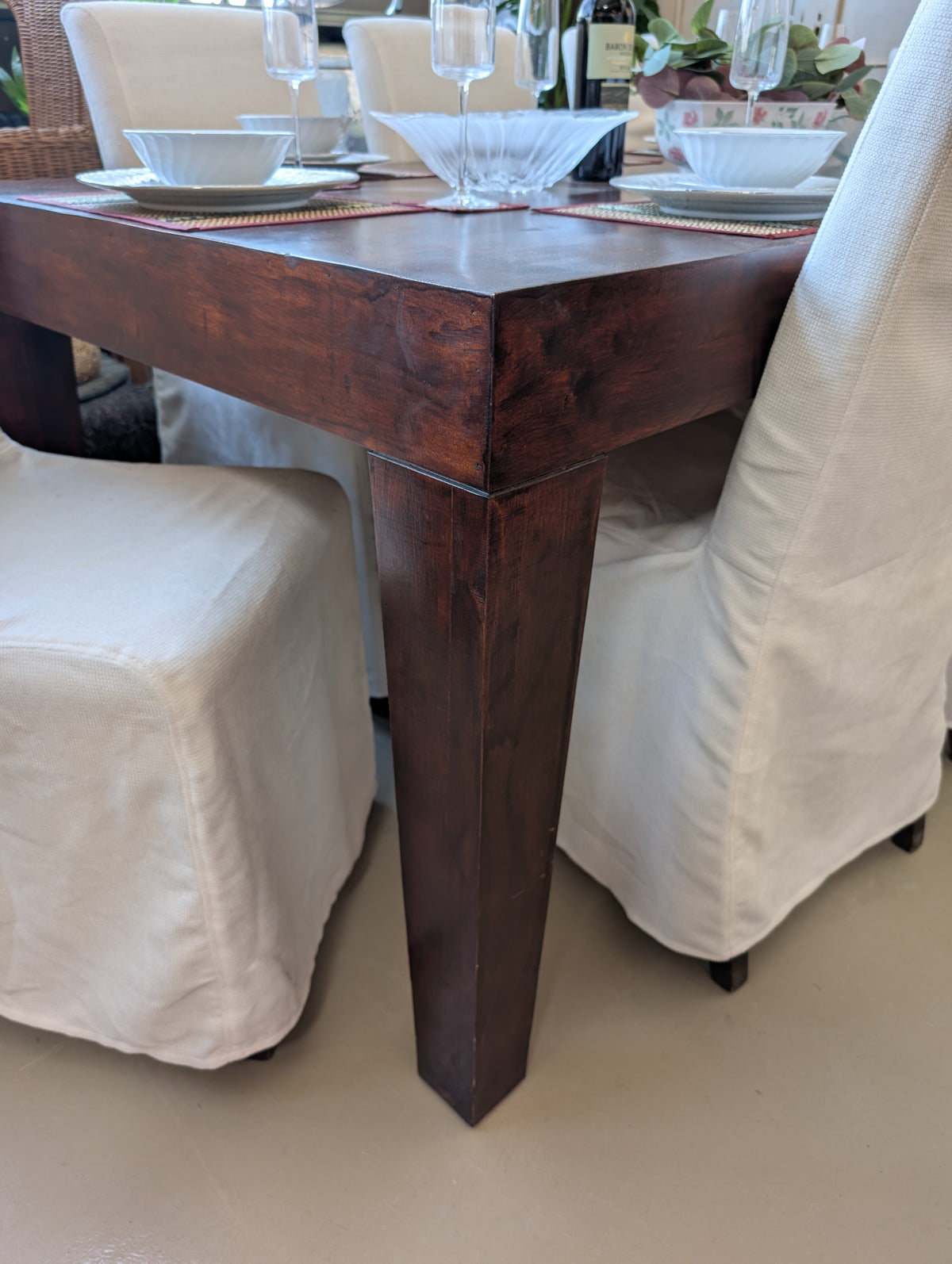 Table & Chairs