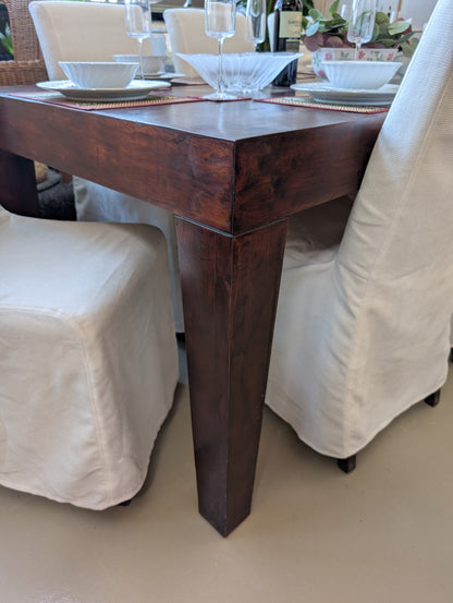 Table & Chairs