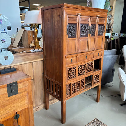 Dresser / Cabinet