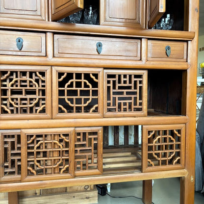 Dresser / Cabinet