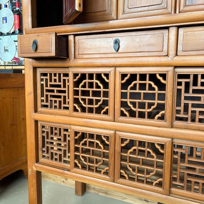 Dresser / Cabinet