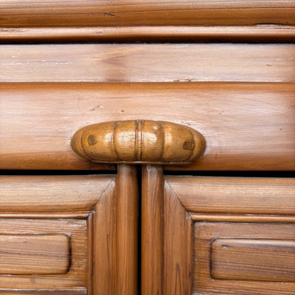 Dresser / Cabinet
