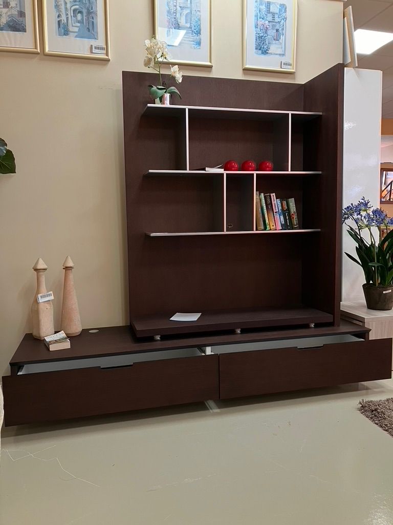 pre-loved TV unit